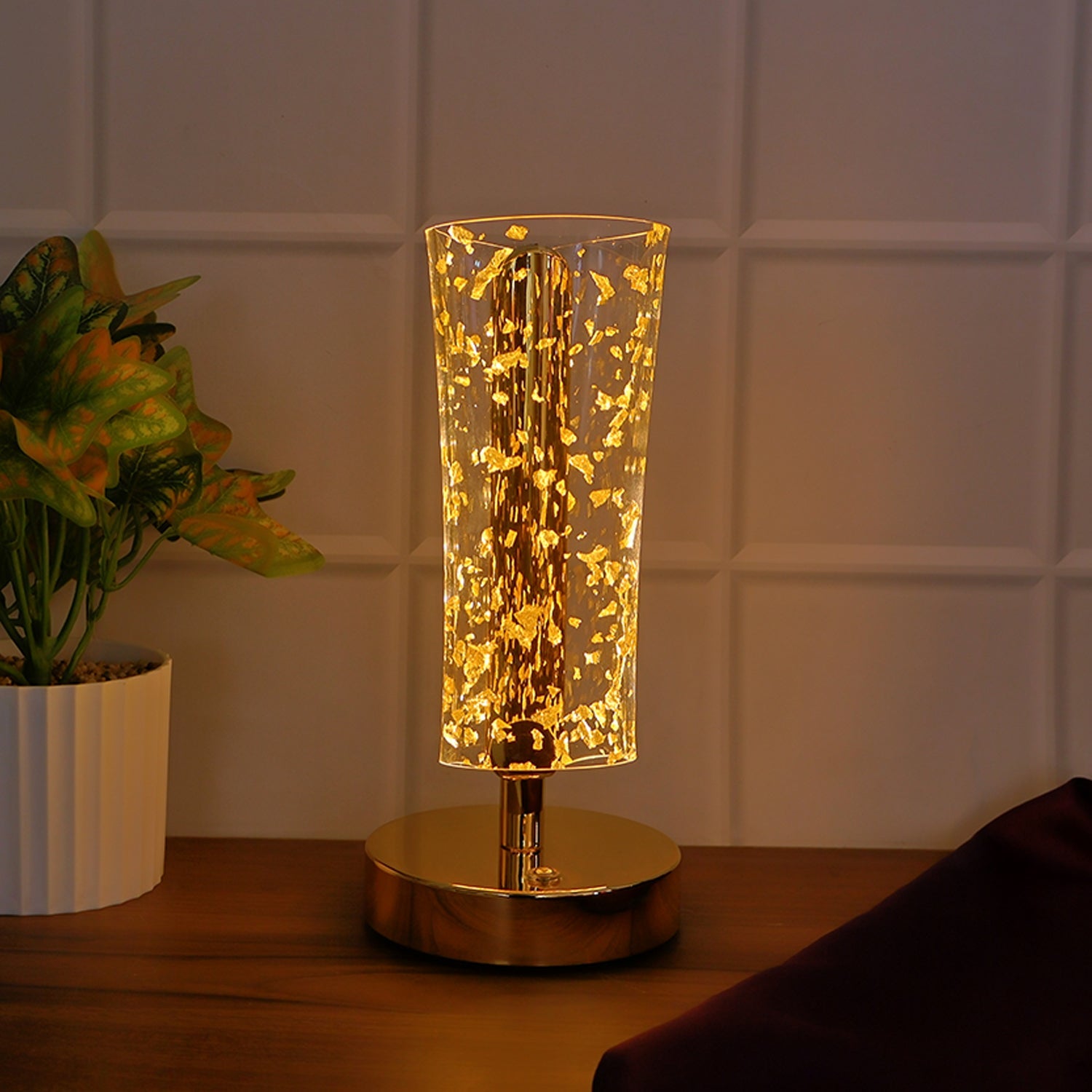 Luxury Golden Crystal LED Table Lamp (1 Pc) Luxury Golden Crystal LED Table Lamp (1 Pc)